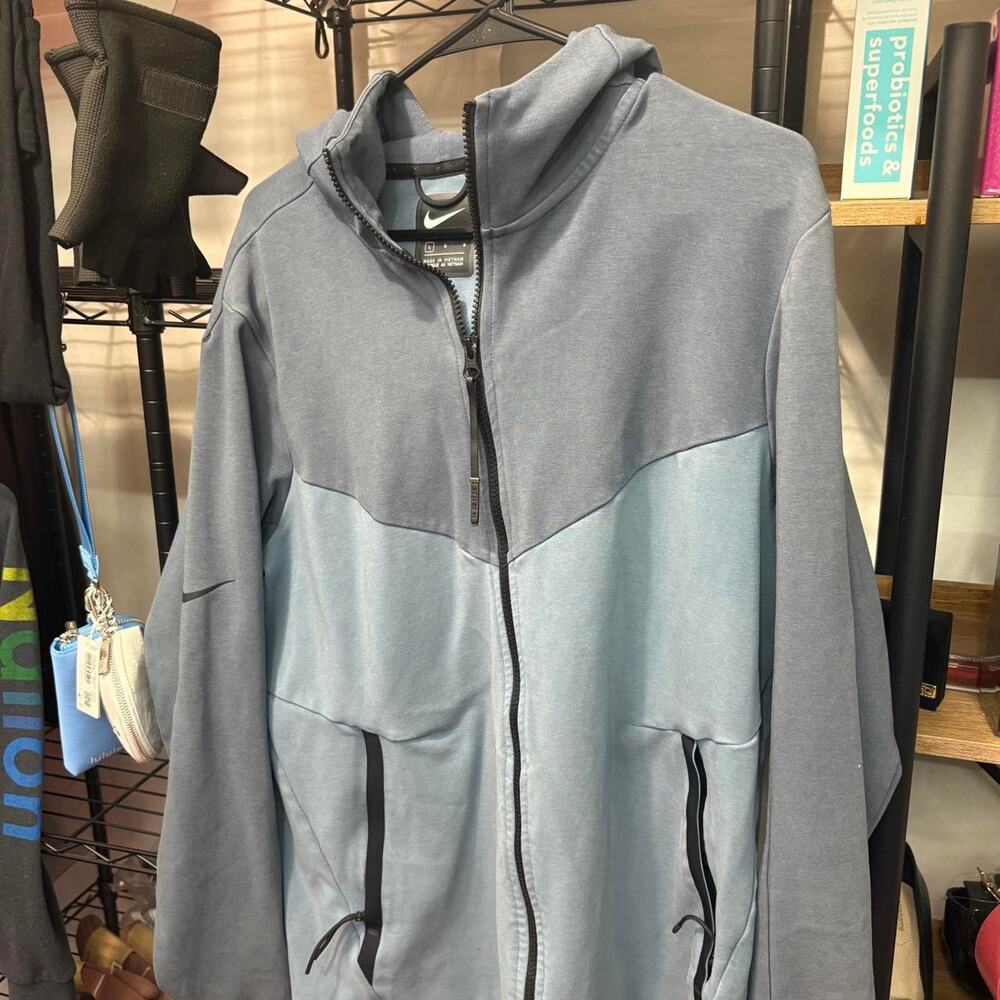 Nike grey tech fleece windrunner